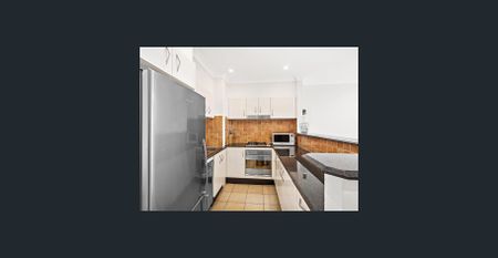 Fully Furnished, Minimum 3 month term - Photo 4