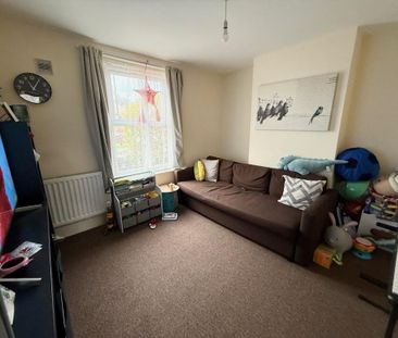 2 bedroom semi-detached house to rent - Photo 4