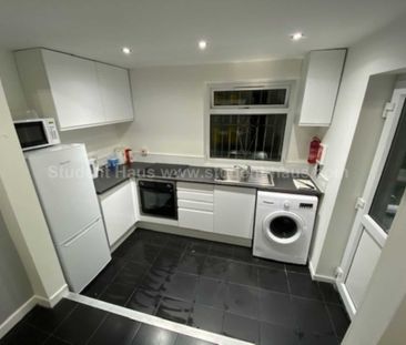 Preston Road, Manchester - Photo 1