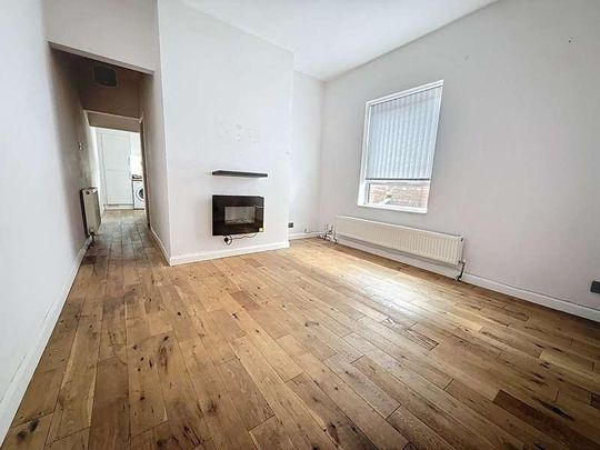 Porthill Bank, Newcastle-under-lyme, ST5 - Photo 1