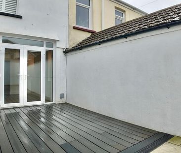 3 bedroom terraced house to rent - Photo 5