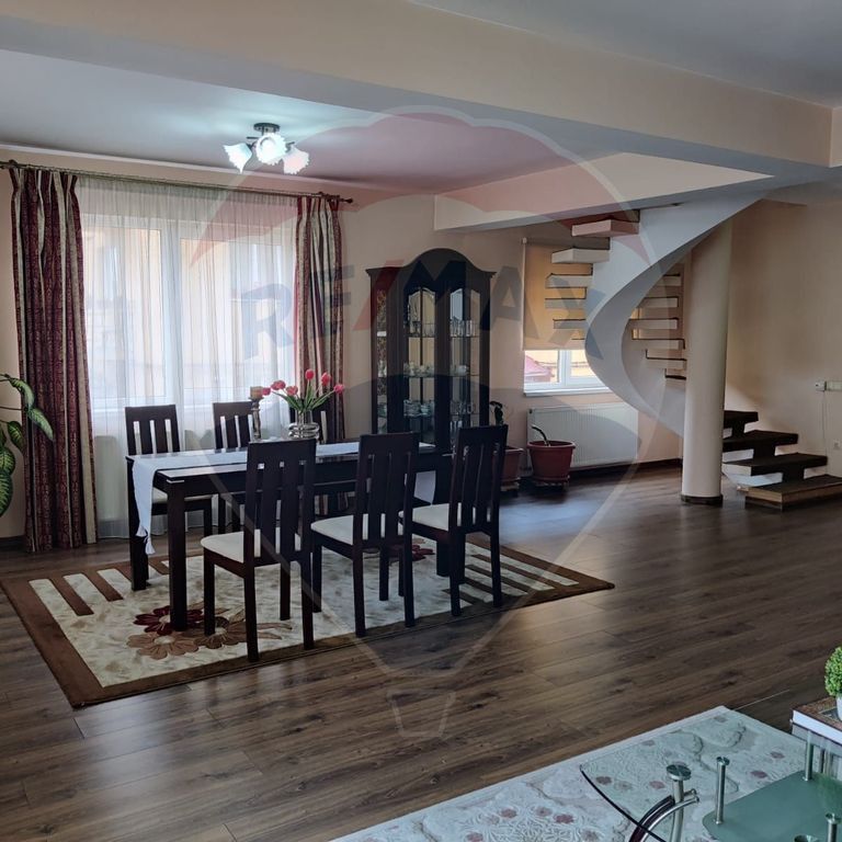 Casă / Vilă cu 4 camere de închiriat în zona Dambul R... - Fotografie 1