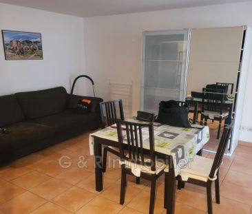 Location Appartement 2 pièces 42m² MARSEILLE 5ème - Photo 1
