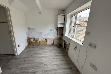 Middlegate - Photo 5