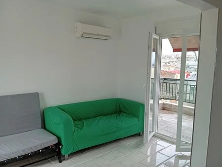 Studio/Γκαρσονιέρα για ενοικίαση Κάτω Αναγέννηση (Νεάπολη) - Photo 4