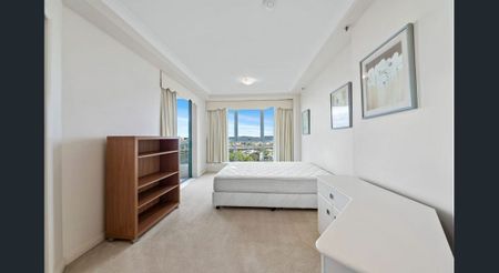 CITY APARTMENT WITH STORY BRIDGE VIEWS - LEVEL 19 - Photo 5