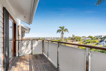 1/28 Central Avenue, Indooroopilly QLD 4068 - Photo 4