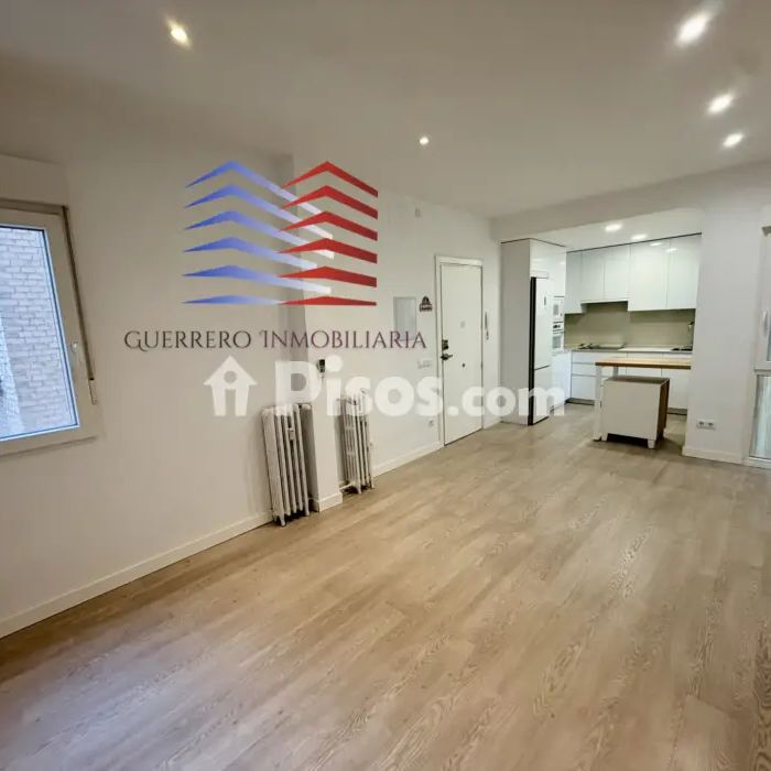 Apartamento en alquiler en Calle de Narváez - Foto 1