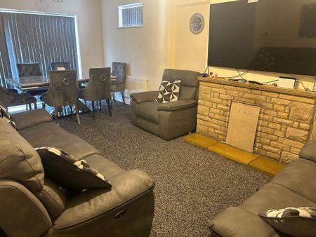 5 bedroom house to rent - Photo 2