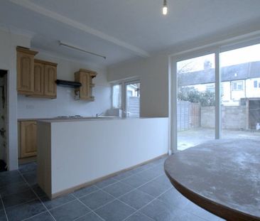 4 Bed Semi-Detached House, Foxley Road, CR7 - Photo 6