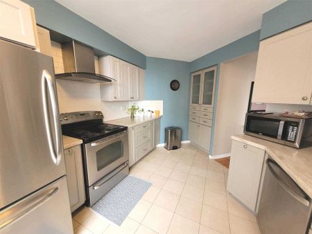 For Lease - 11 Thorncliffe Pk Drive Unit# 607, Toronto, Ontario - Photo 3