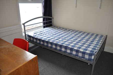 168 TIVERTON ROAD - Photo 4