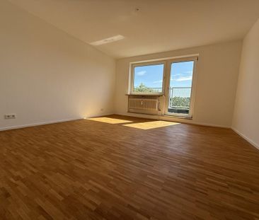 Drei Zimmer Wohnung mit Dachterrasse - Photo 1