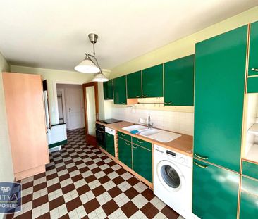 Location Appartement 4 pièces 84m² BOURG EN BRESSE 01000 - Photo 2