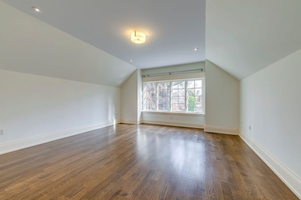 For Lease - 1031 Lakeshore Road, Oakville, Ontario - Photo 1