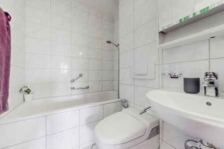 2.5 Zimmer, 67 m², 8. Stock - Photo 3