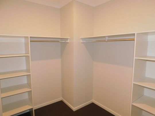 Spacious & Affordable&excl;&excl;&excl; - Photo 1