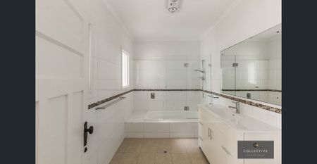 A bright and light spacious family home - Photo 3