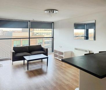 3 bedroom flat to rent - Photo 4