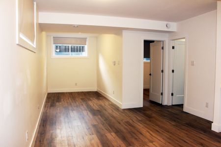 For Lease - 846 Alpine Avenue, Britannia Heights - Queensway Terrace N and Area, Ontario - Photo 5