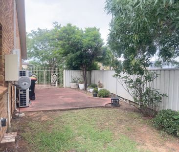 Three Bedroom Residence - Photo 3