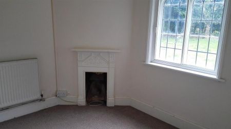 3 bedroom detached house to rent - Photo 4