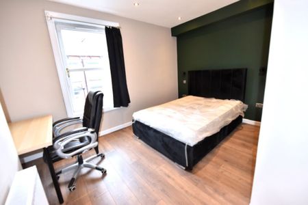 4 bedroom House in Thornville Street, Leeds - Photo 5