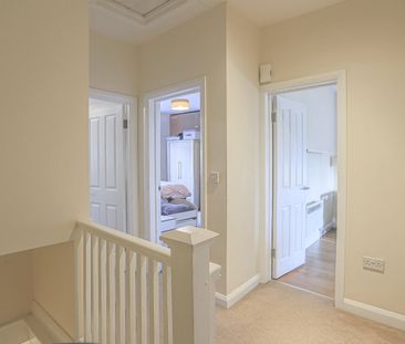 2 Bed Flat, Manor Grove, LS7 - Photo 2
