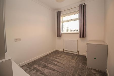 3 Bedroom House - Semi-Detached - Photo 2