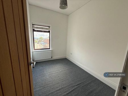 3 bedroom terraced house to rent - Photo 3