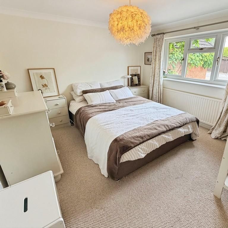 4 bedroom detached house to rent - Photo 1