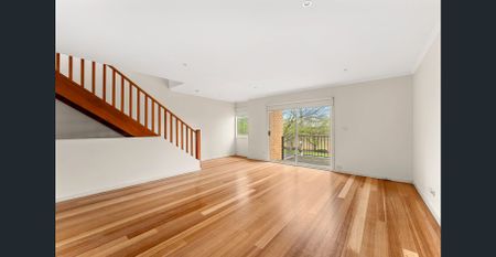 Light-Filled 3 Bedroom Townhouse - Photo 3