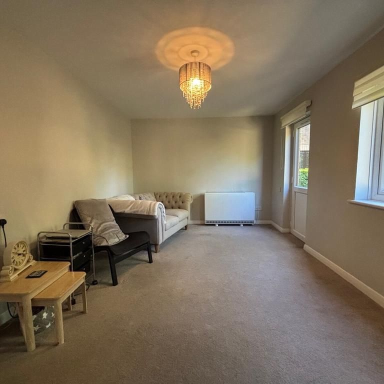 1 bedroom ground floor flat to rent - Photo 1