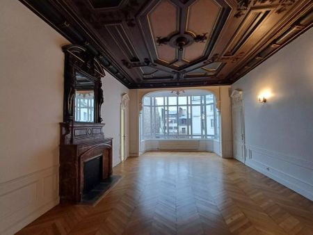 location Appartement T5 DE 220m² À PARIS - Photo 2