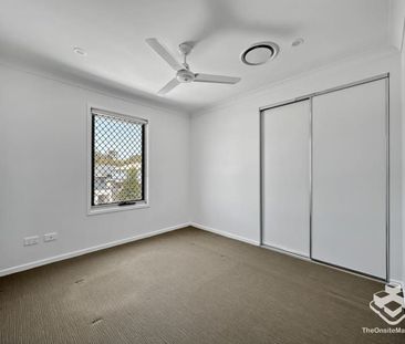 Modern Townhouse - Photo 3