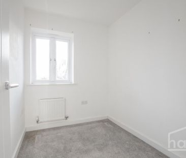 3 bedroom end of terrace house to rent - Photo 3