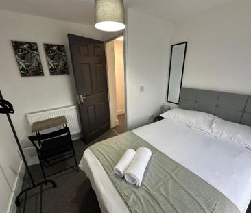 1 bedroom in a house share to rent - Photo 4