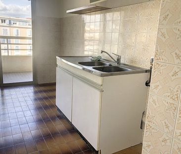 SPACIEUX STUDIO EN DERNIER ETAGE - Photo 2