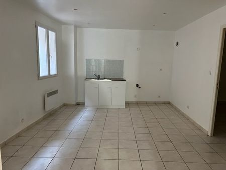 Location Appartement 1 pièce 37m² LE VAL 83143 - Photo 4