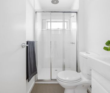 Modern Parkside Living in the Heart of Maidstone - Photo 2