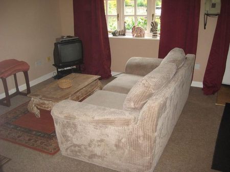 2 bedroom terraced house to rent - Photo 4