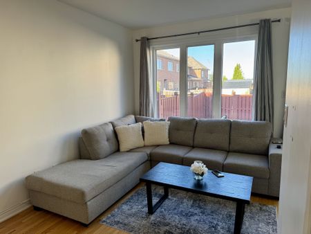 For Lease - 9 Pendulum Circle, Brampton, Ontario - Photo 4