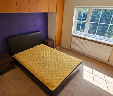 Gledhow Valley Road, Leeds, LS17 6LX - Photo 3