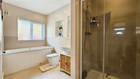 Claremont Road, Staines-upon-Thames, Surrey, TW18 3AS - Photo 5