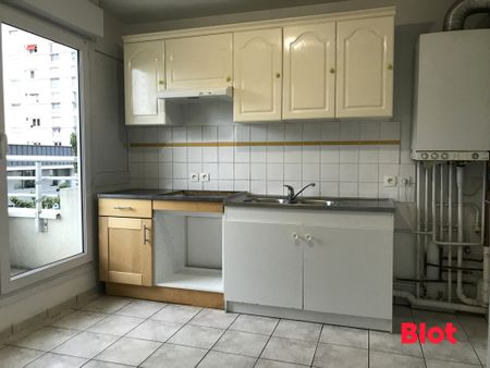 Location Appartement 4 pièces 87m² RENNES 35000 - Photo 2