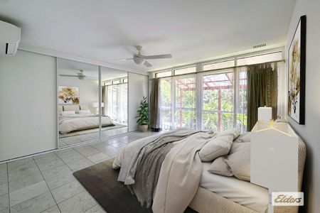 3‑BEDROOM HOME WITH GARDEN IN PRIME LOCATION - Photo 4