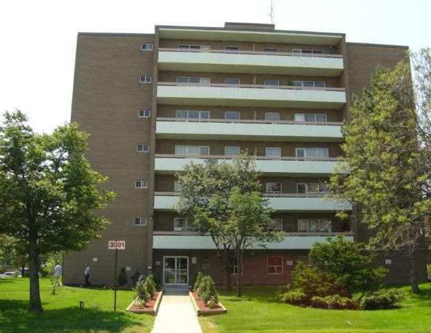 3091 Eglinton Ave. | 3091 Eglinton Ave, Scarborough - Photo 1