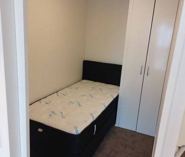Freshly refurbished! 3 bedroom unit @ HAVARD - Photo 1