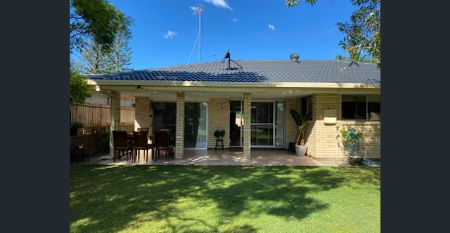 Waterfront Home in Exclusive Position! - Photo 2