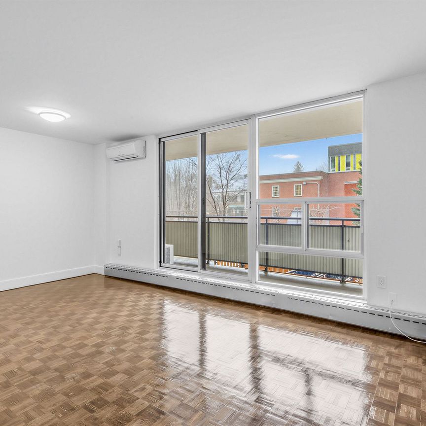 For Lease - 35 Walmer Road Unit# 202, Toronto, Ontario - Photo 1